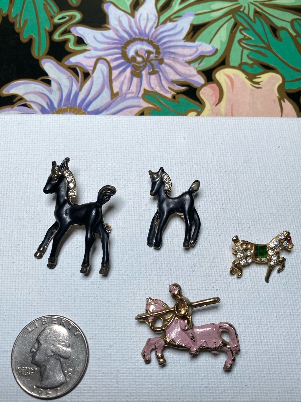 Vintage Horse brooches Lot - Black & Pink Enameled Pins